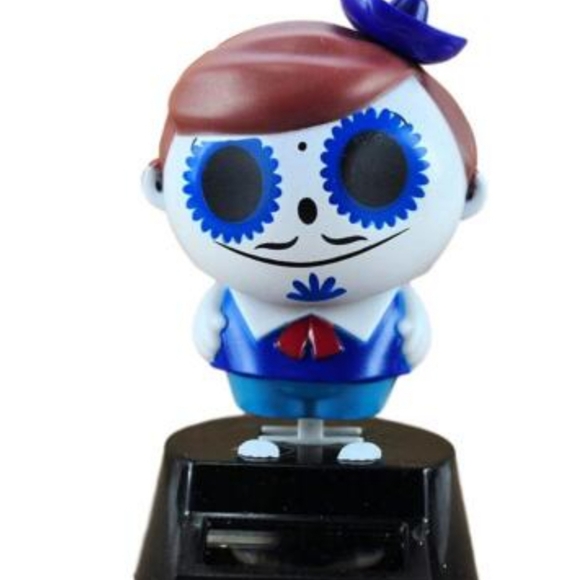 5-Solar Powered Dancing Devil, Bride, Dead Boy, Swinging Ghost, & Your choice - Picture 3 of 11